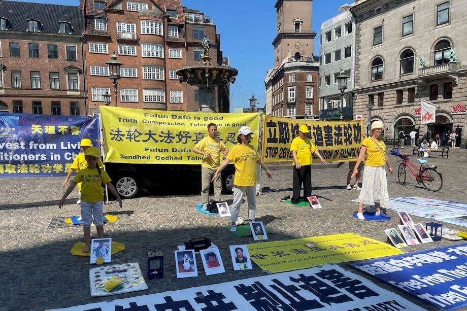 「天哪！孩子怎麼辦？」丹麥民眾震驚 籲制止迫害