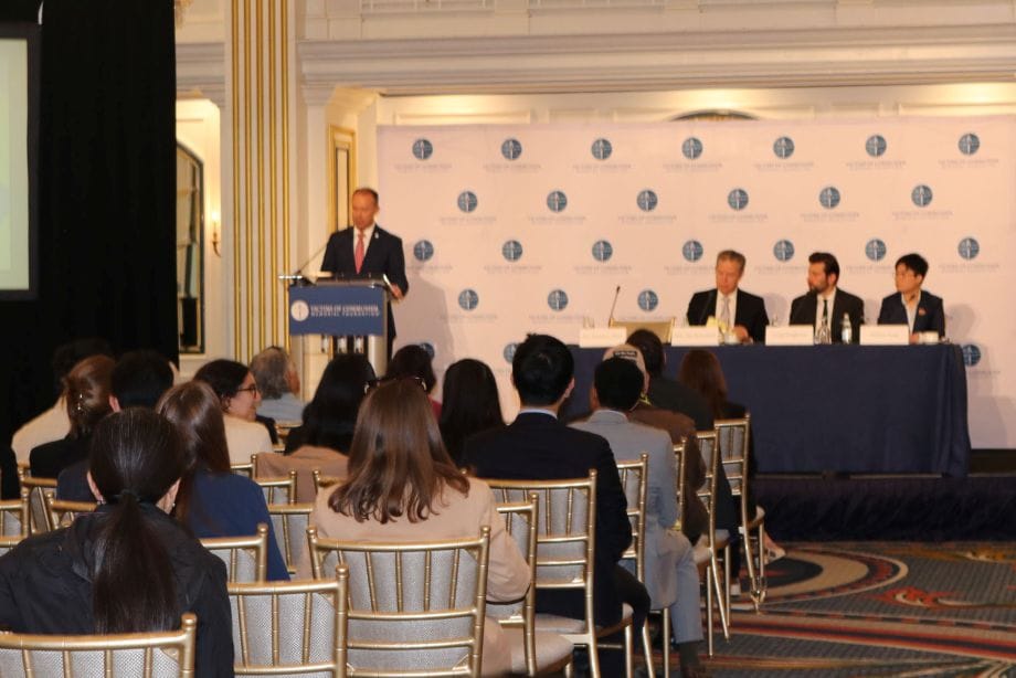 美國政要呼籲白宮保護法輪功 捍衛立國原則