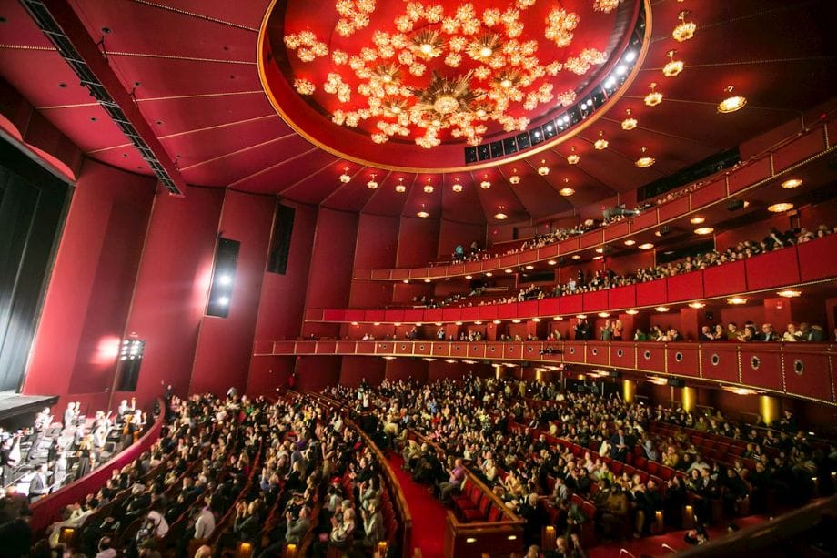 神韻火爆歐美五國  善的訊息引共鳴