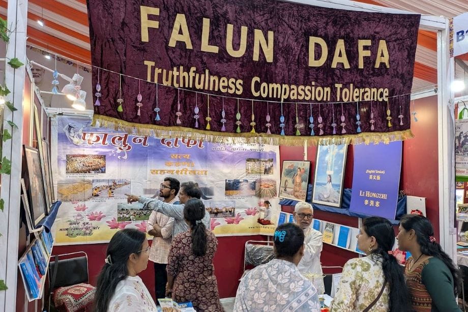 印度書展 各界精英感受法輪大法平和正能量