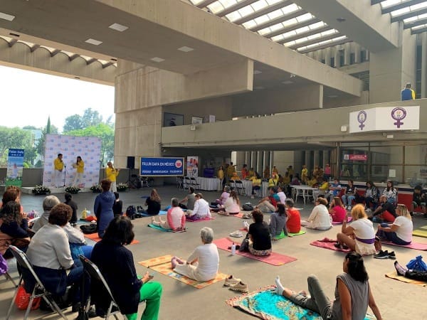 墨西哥首都區政府邀法輪功舉辦講座  居民受益