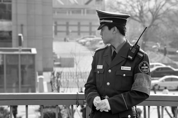 在任派出所長接連暴亡：是喪樂　還是警鐘？