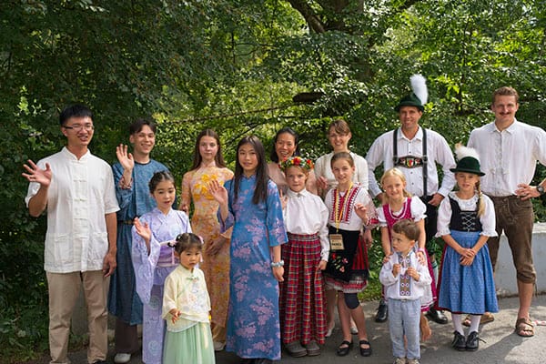 德國明慧夏令營：孩子們從「想離開」到「捨不得離開」