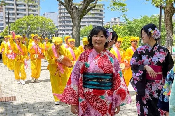日本女士：在黑暗中看見一縷光